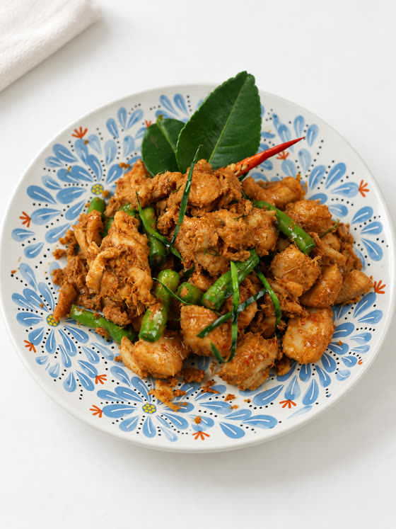 ผัดพริกแกงไก่ — แพ็คกับข้าว Under360